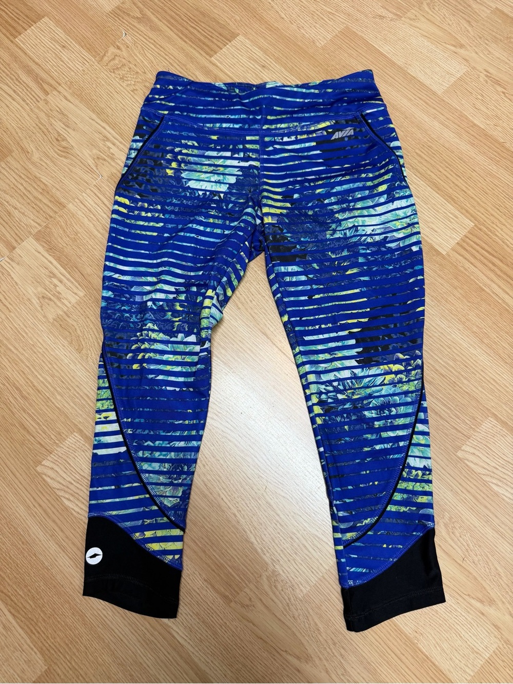 Avia Small Blue Green Abstract Print Cropped Performance Workout Leggings